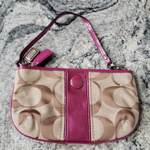 Coach Large Signature Wristlet - Picture 5 of 16